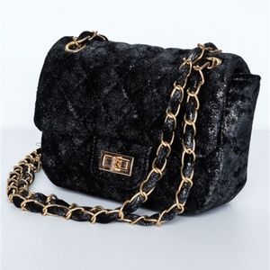 CLASSIC QUILTED VELVET SHOULDER BAG black